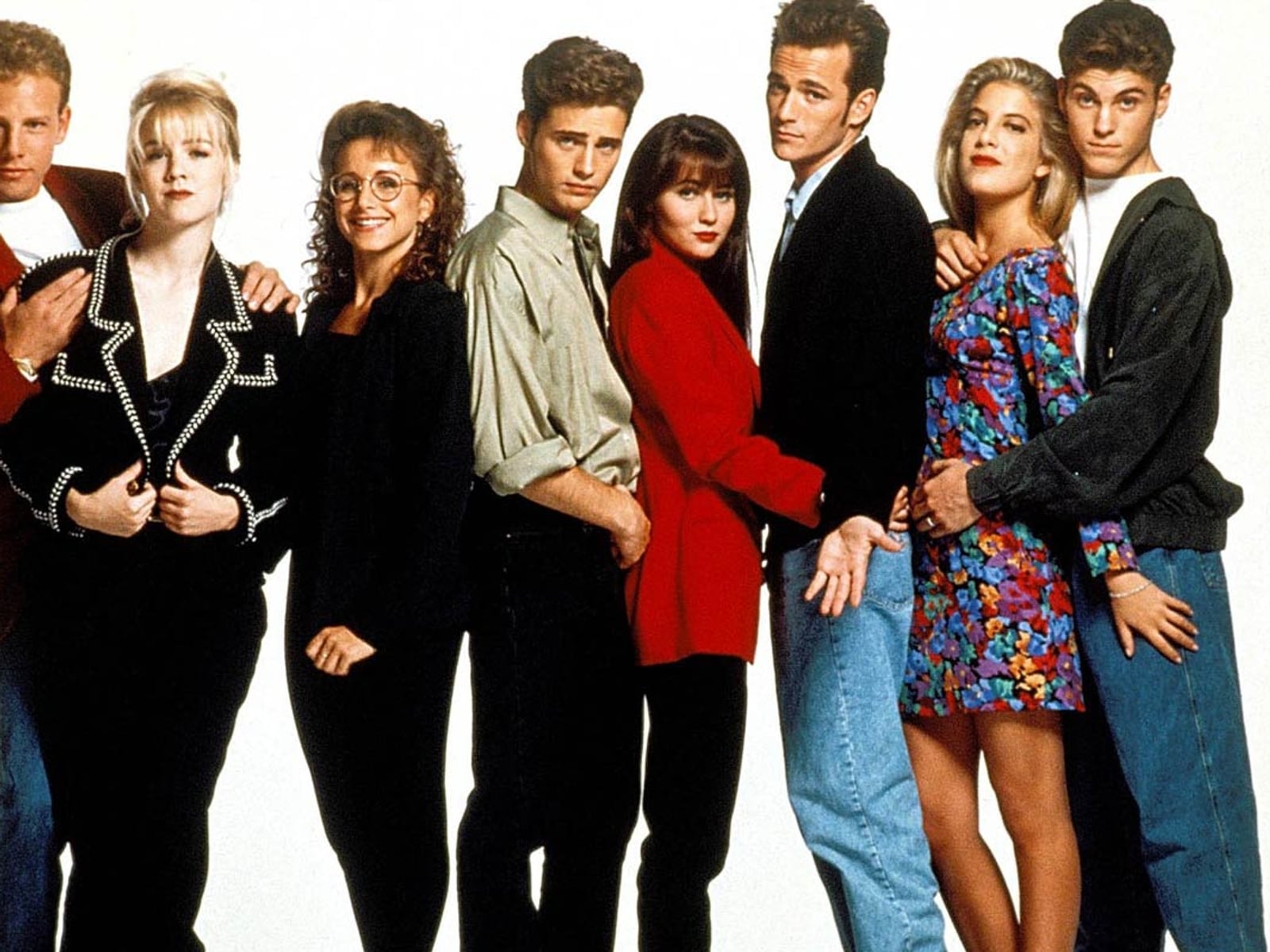 Beverly Hills 90210 turns 25! Your complete guide to the show's