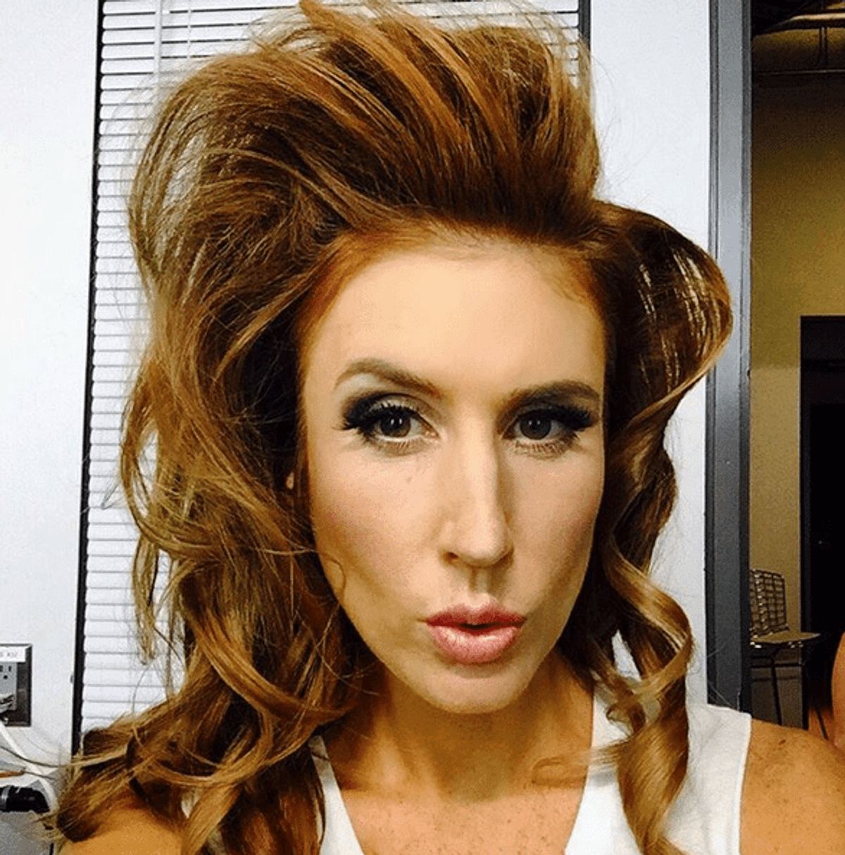 How to Take a Perfect Selfie, According to Jessi Cruickshank