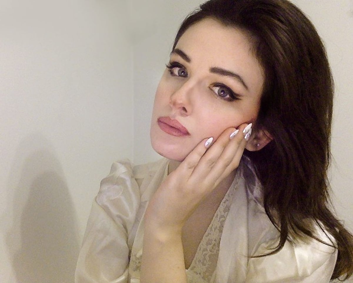 The only Lana Del Rey makeup tutorial you'll ever need (for Halloween and beyond)