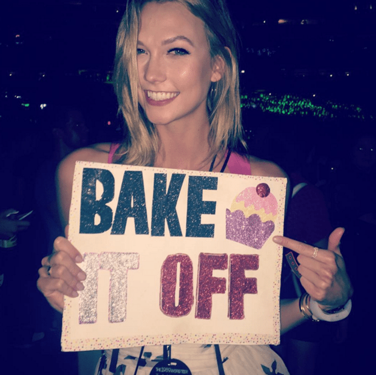 A lesson in multitasking from Karlie Kloss