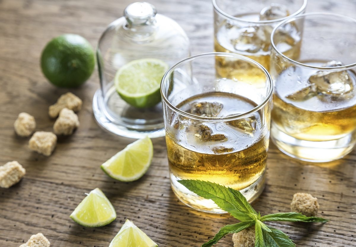 8 Healthy Cocktail Recipes that Are the Closest You'll Get to a Juice Cleanse this Holiday Season
