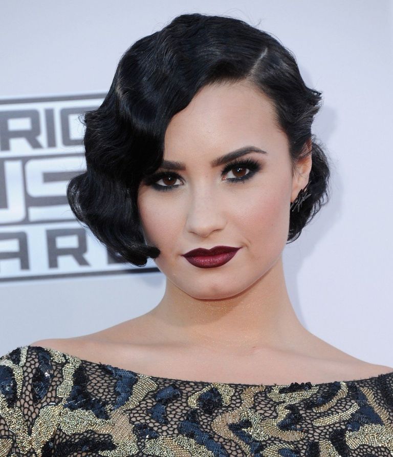 Holiday party looks, according to your zodiac sign