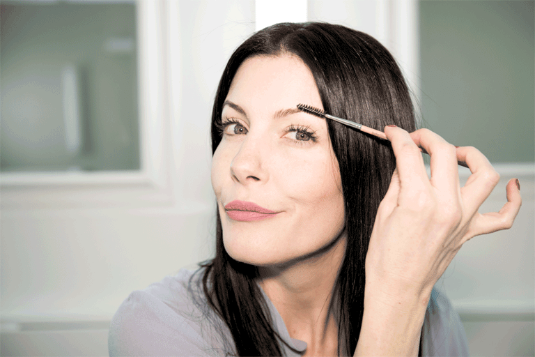 How to fill in your eyebrows so they actually look natural (no Instagram brows here)