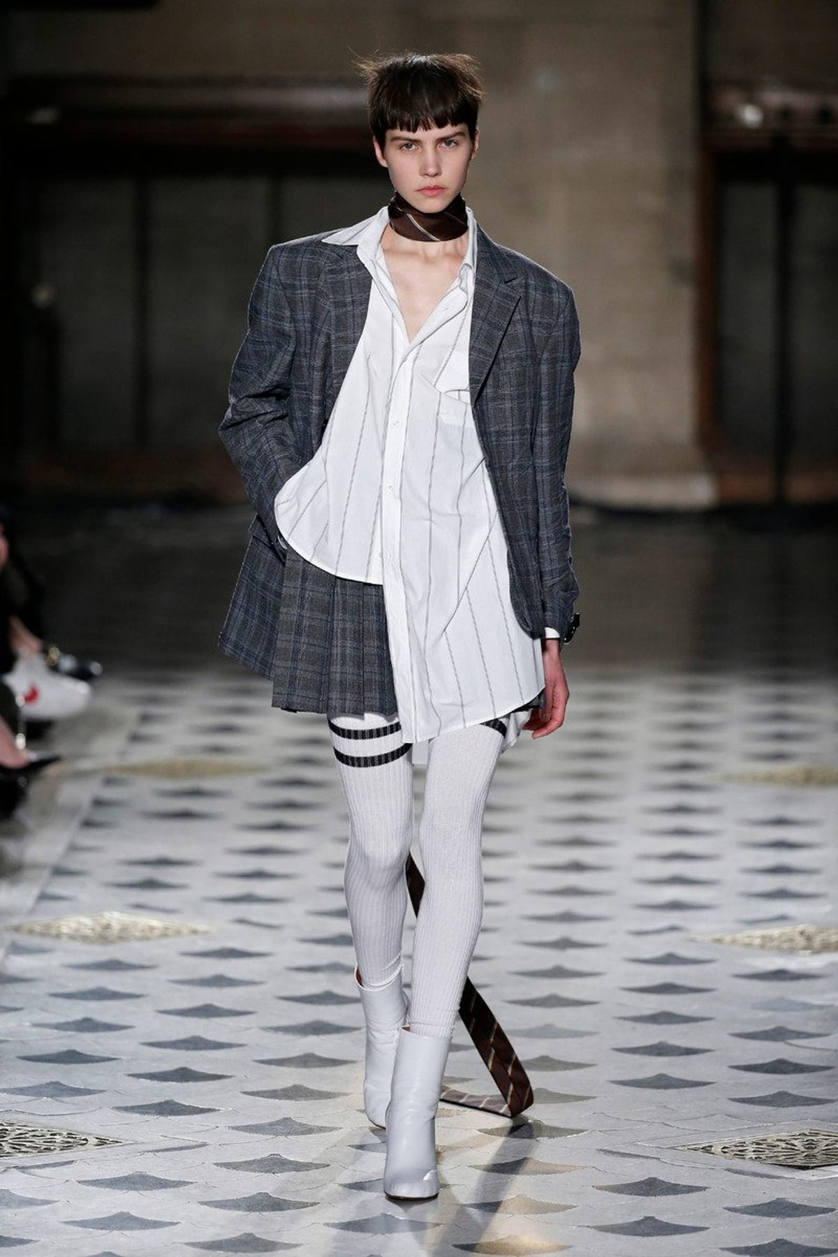 how to get the vetements look