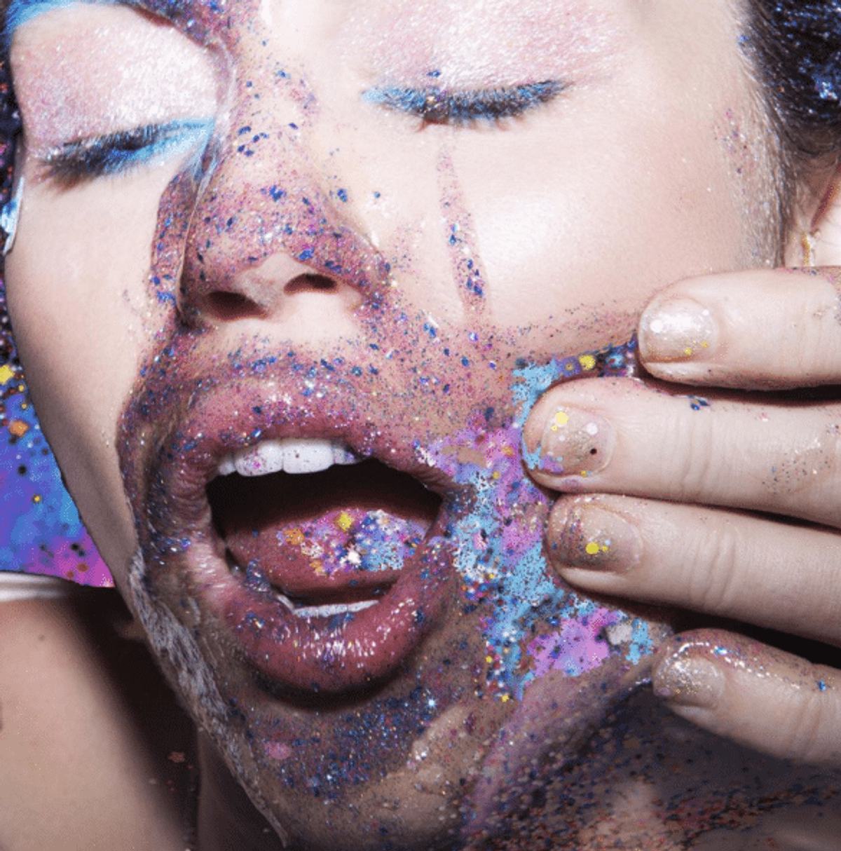 Every Single Way You Can Wear Glitter on Your Body
