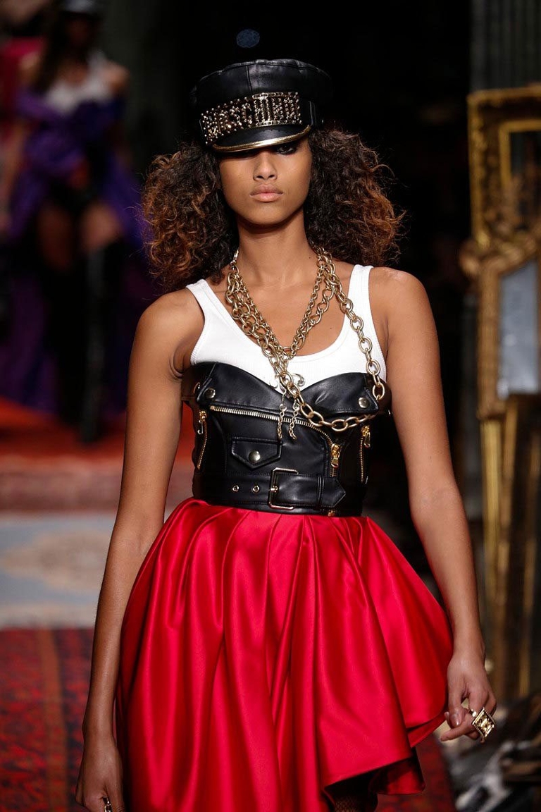 fall fashion 2016 corsets and bustiers trend moschino