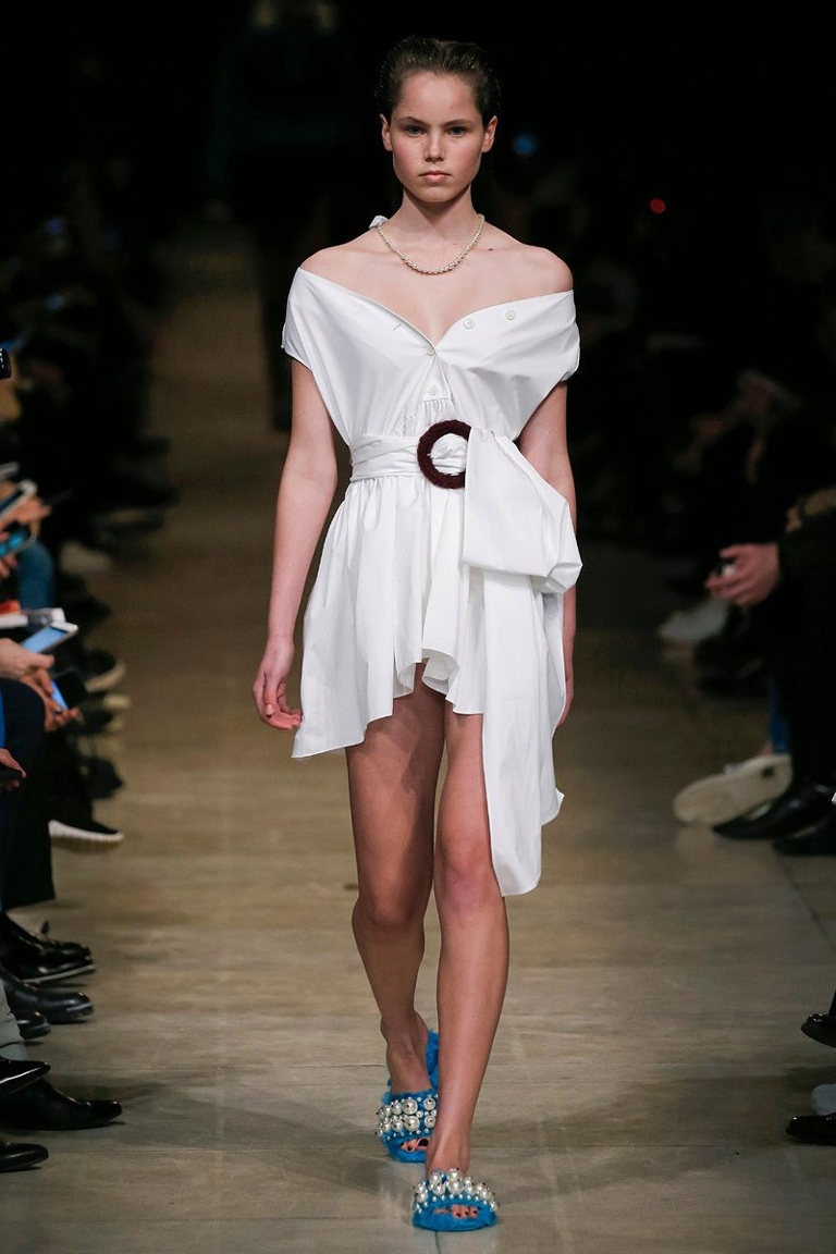 fall fashion 2016 off-the-shoulder trend miu miu