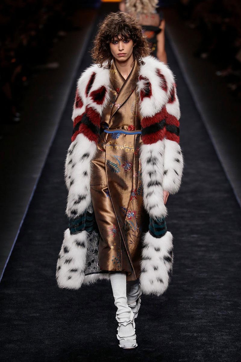 fall fashion 2016 statement outerwear trend fendi