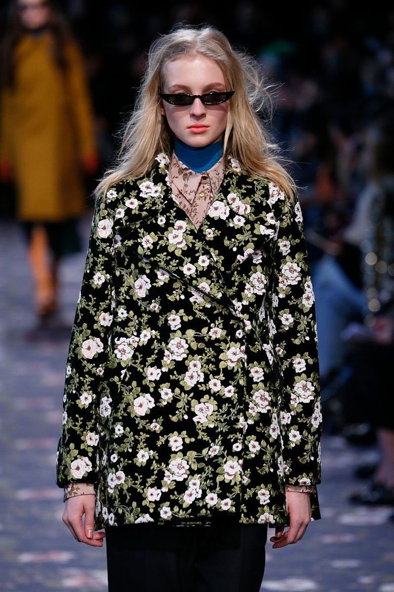 fall fashion 2016 statement outerwear trend rochas