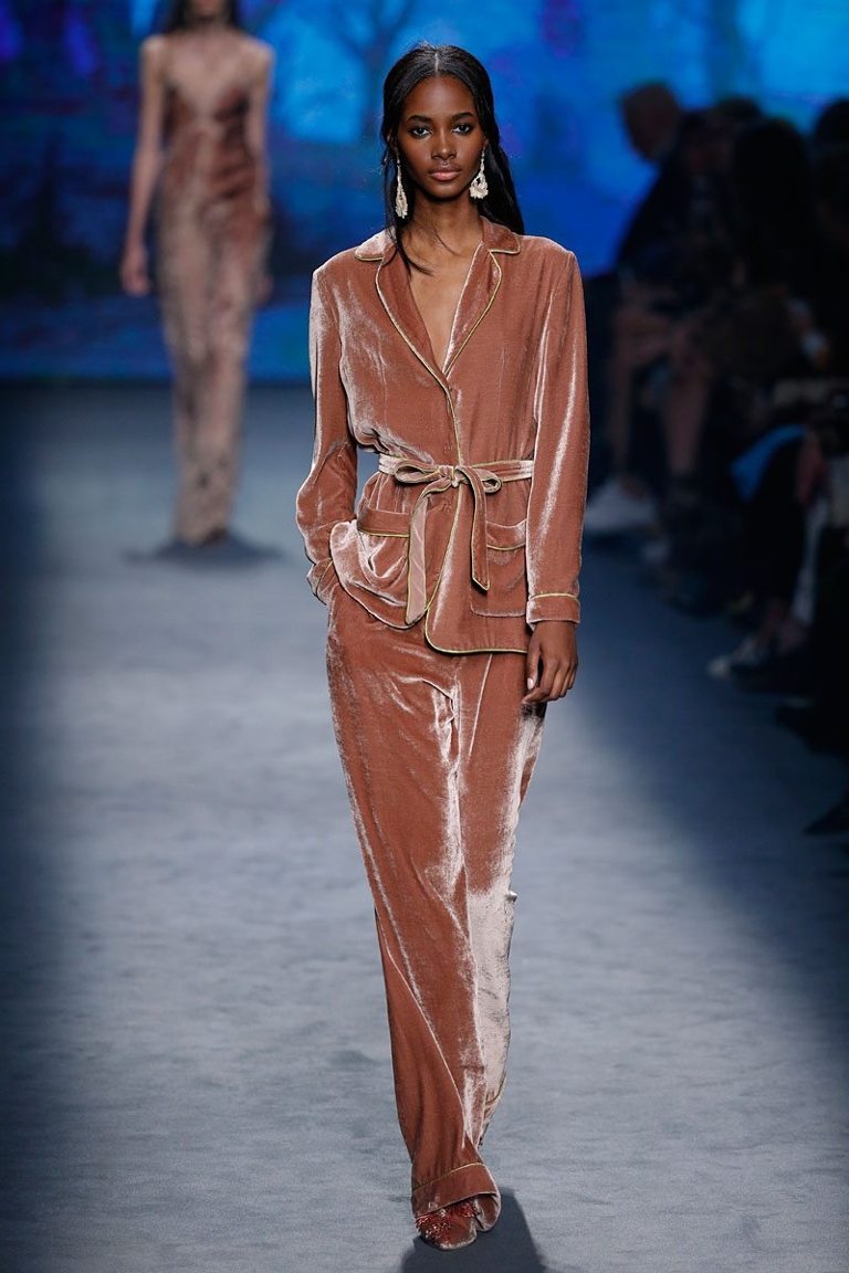 fall fashion 2016 velvet trend alberta ferretti