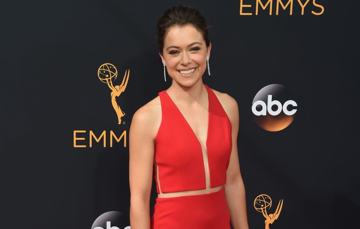 Our November Cover Girl Tatiana Maslany Wins Best Actress at the 2016 Emmys!
