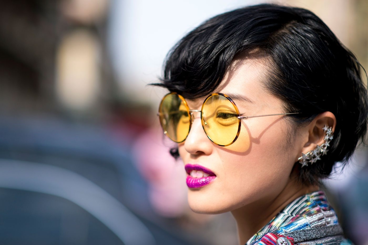 Street Style, Milan Fashion Week Beauty: All the Bright Lipstick Your Heart Desires