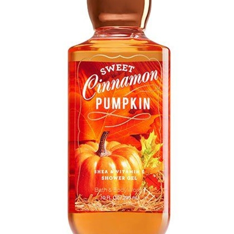 7 Pumpkin Spice Beauty Products You Need—If You're Into The "End of Summer" Thing