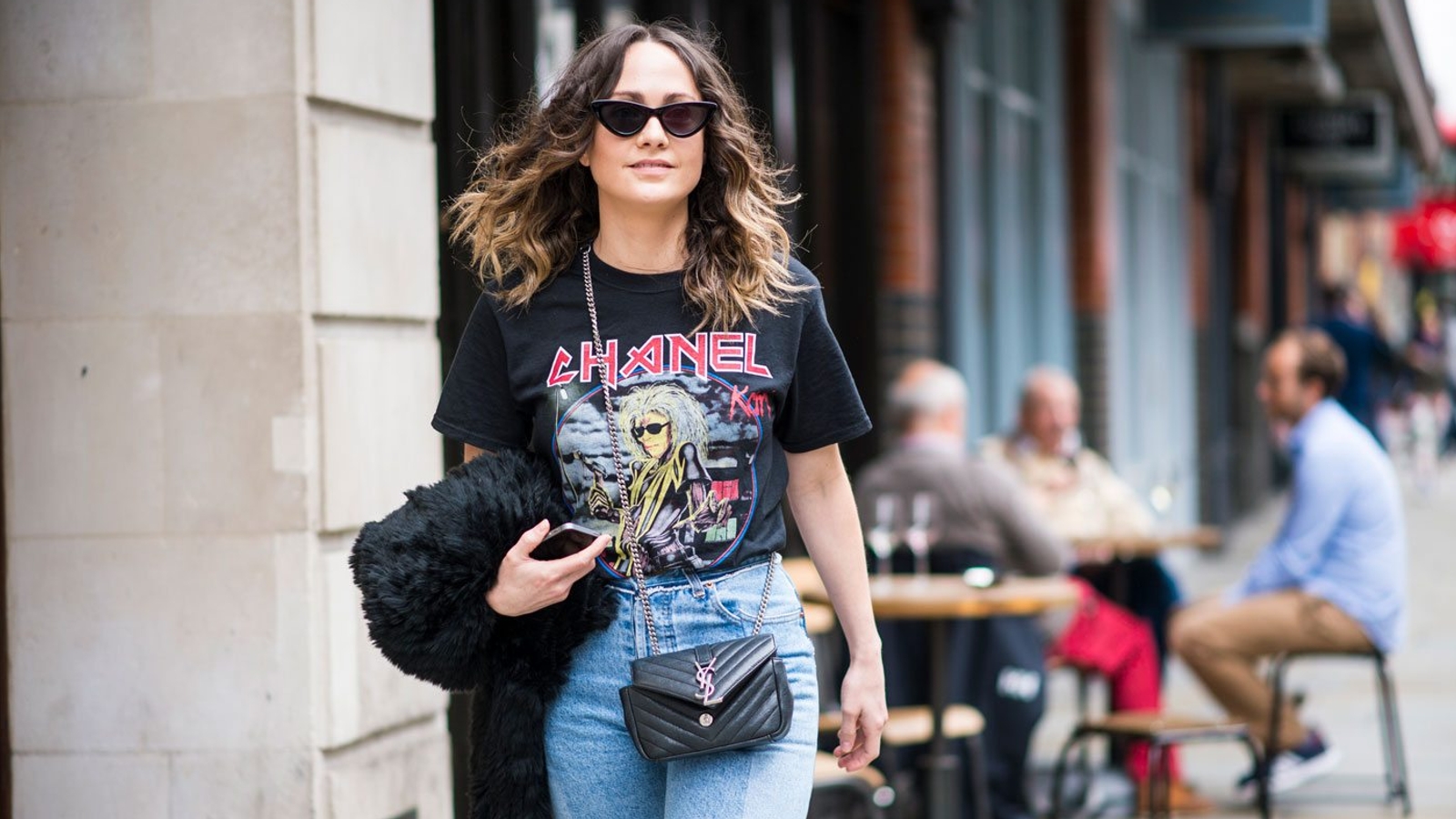 Beyond Basics: Crafting Unique Outfits with Graphic Tees