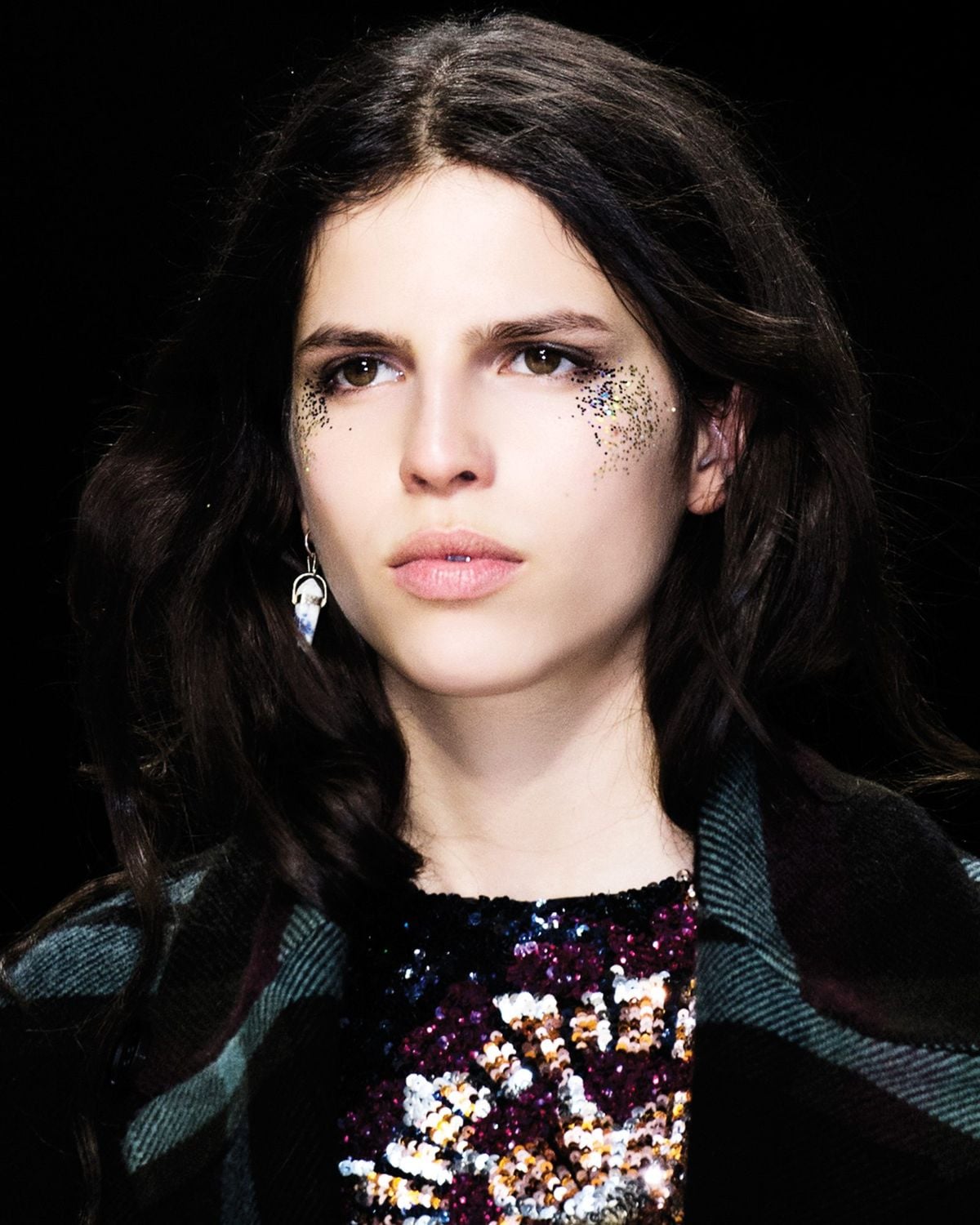 How to Wear Glitter This Holiday Season---The Cool Girl Way