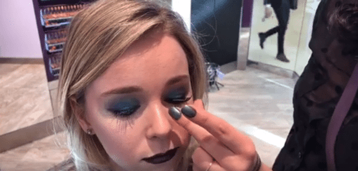 We Show You How to do a New Year's Eve Makeup Look at the New Urban Decay Store