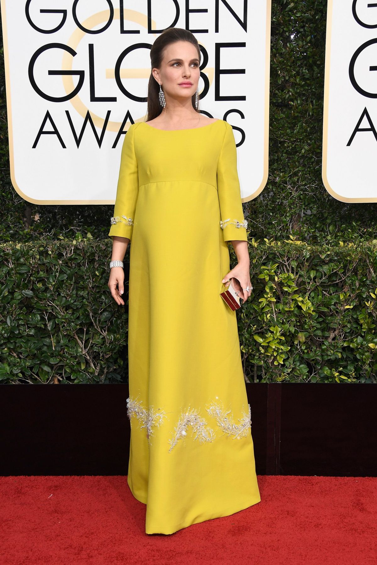Natalie Portman Channels This '90s Celebrity With her Latest Baby Bump Photo