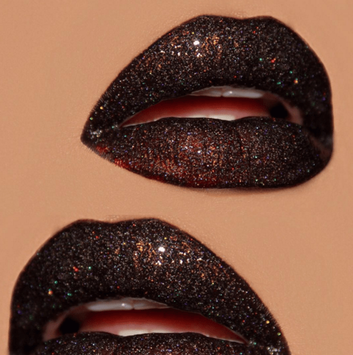 The Best Way to Wear Glitter, According to Your Zodiac Sign