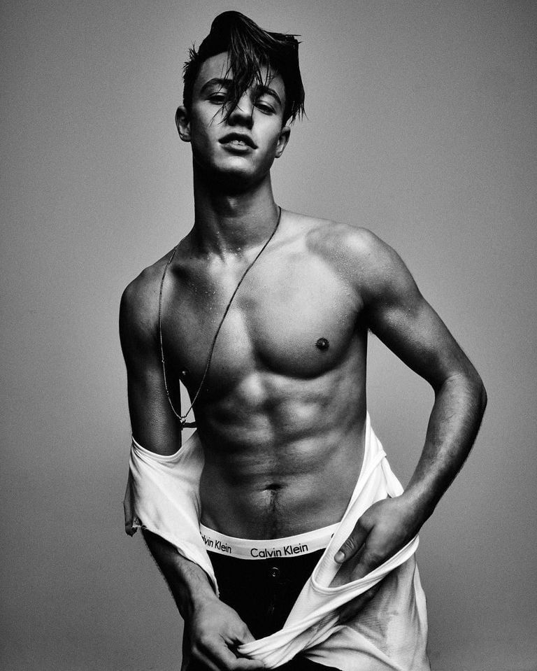 male-models-following-instagram-01