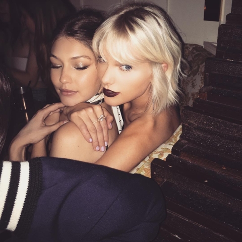 This Clip of Taylor Swift and Gigi Hadid Lip-Synching in a Car is EVERYTHING!