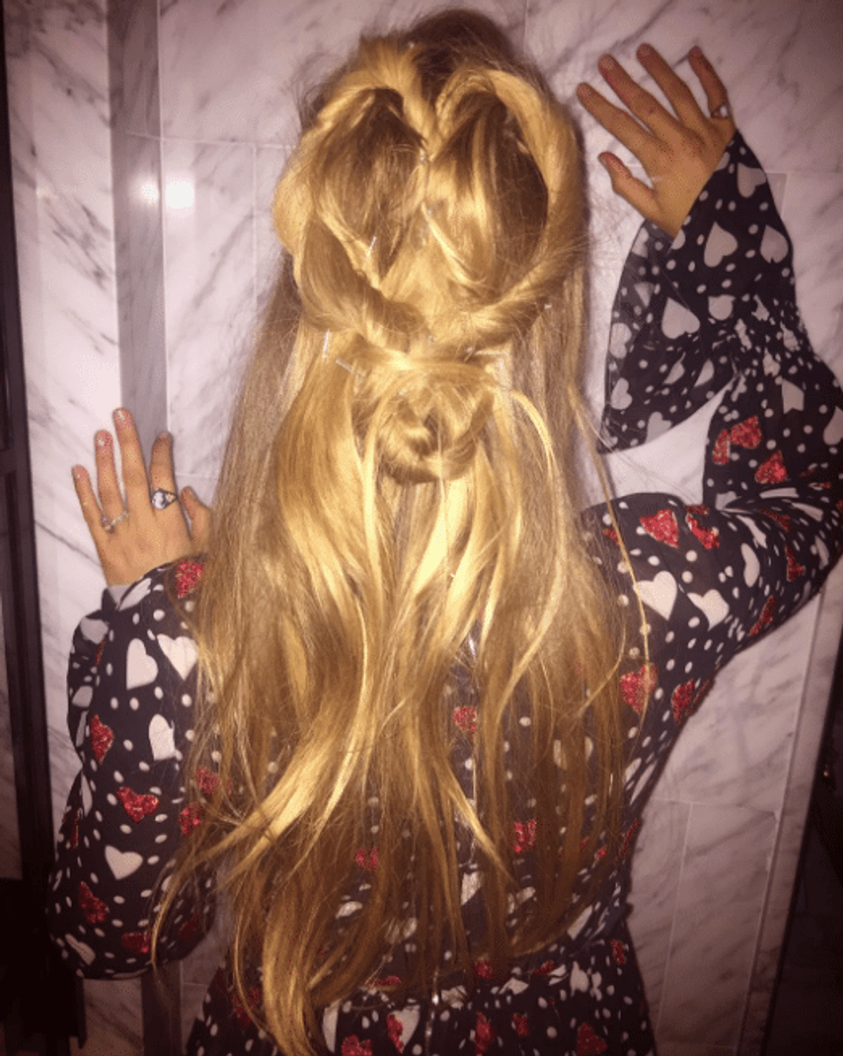 Blake Lively heart hair