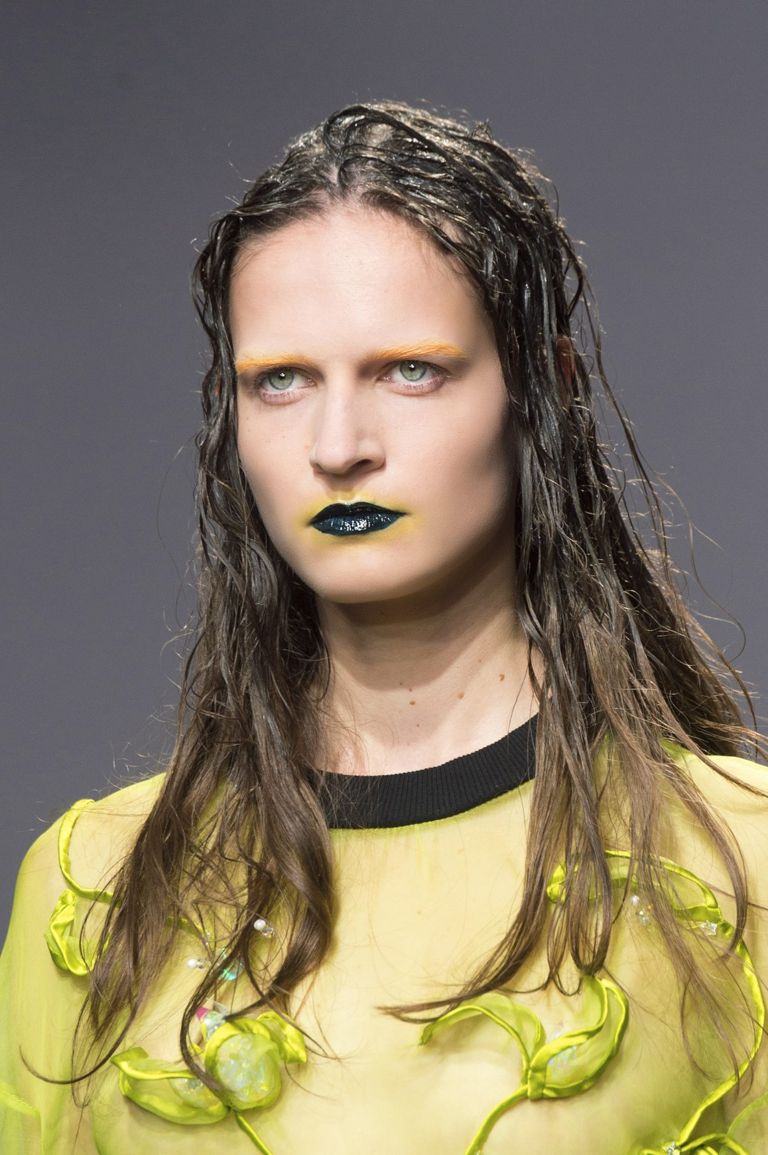 Spring 2017 Beauty Trend Report: How to Master the Wet Hair Look
