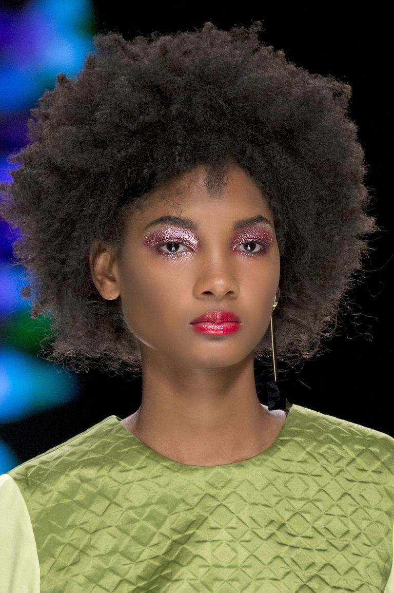 Spring 2017 Beauty Trend Report: How to Wear Glitter