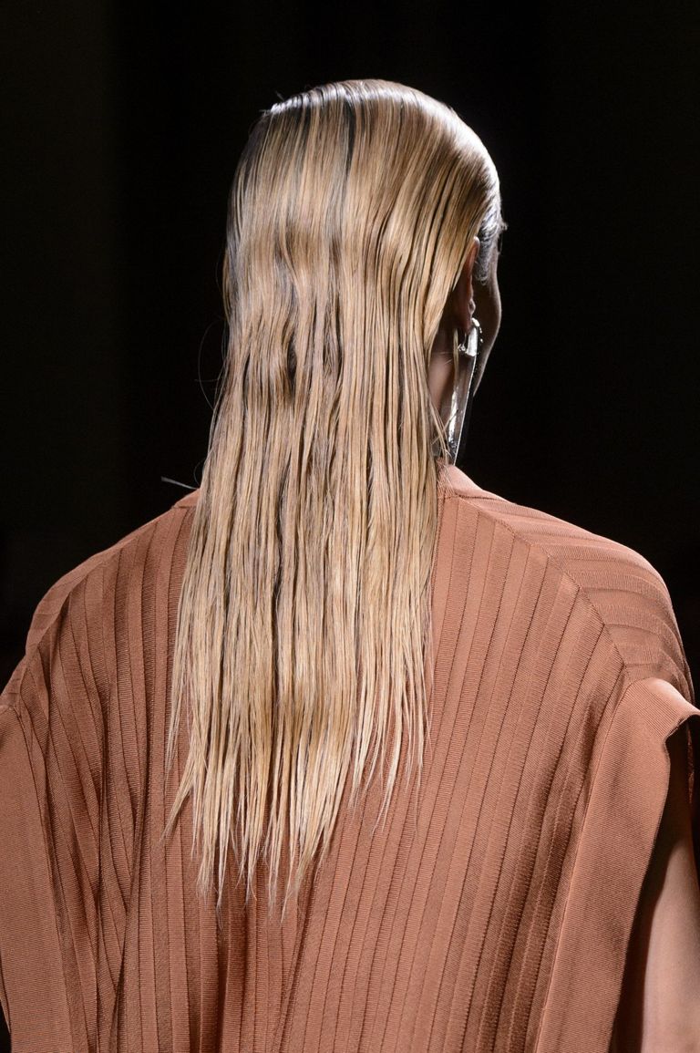 Spring 2017 Beauty Trend Report: How to Master the Wet Hair Look