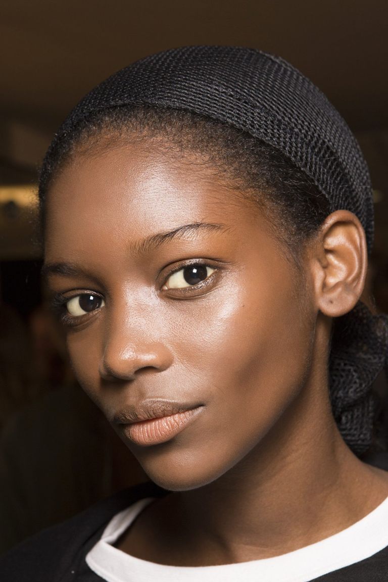 Spring 2017 Beauty Trend Report: How to Pull Off Glossy Skin