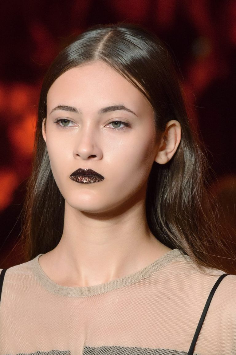 Spring 2017 Beauty Trend Report: How to Wear Glitter