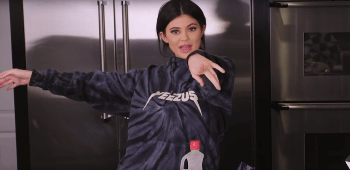 'Snapchat Chef' Kylie Jenner Shares How to Make Her Cinnamon Roll Waffles