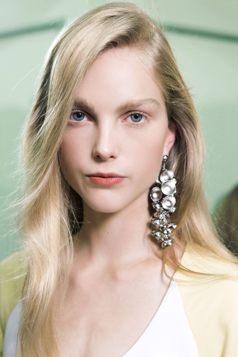 Spring 2017 Trend Report: How to Wear Statement Earrings