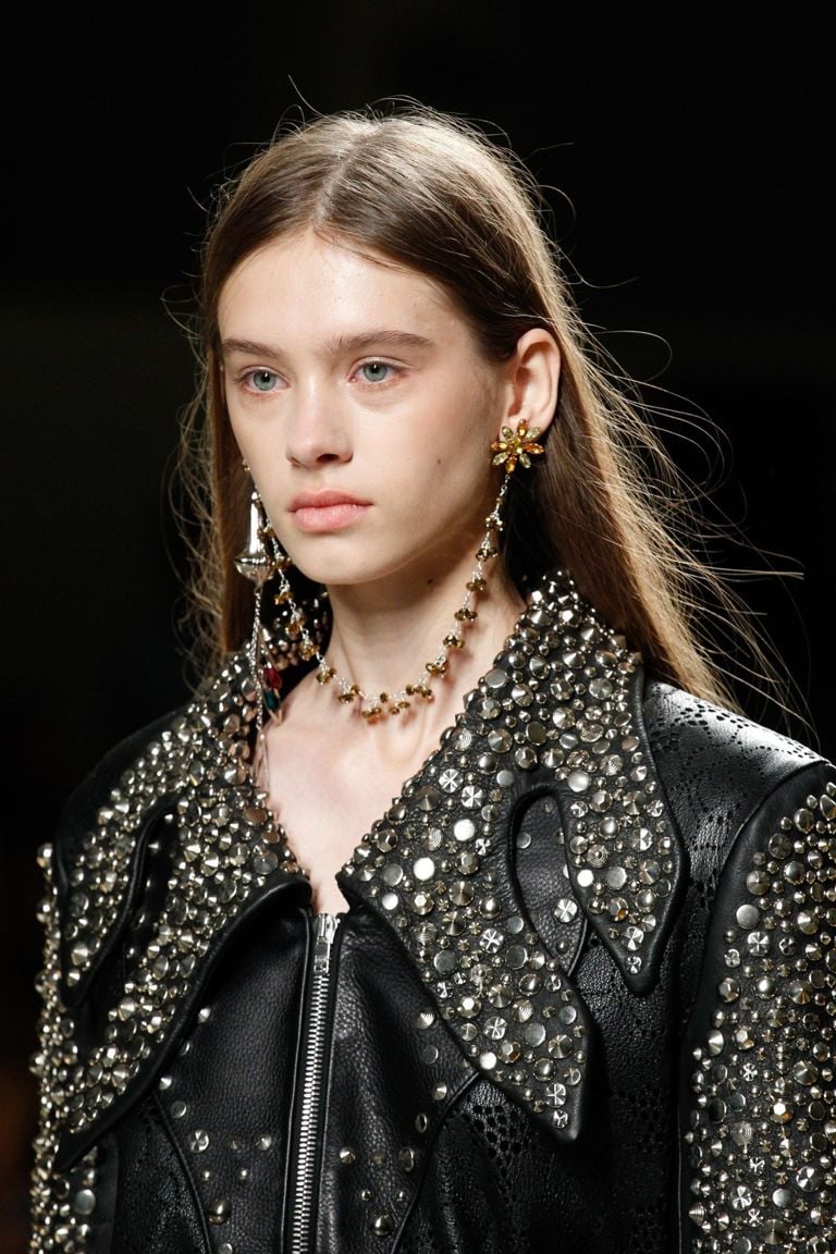 Spring 2017 Trend Report: How to Wear Statement Earrings