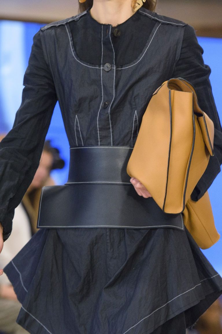 Spring 2017 Trend Report: From Supersize to Mini, the Hottest Bags to Carry Now