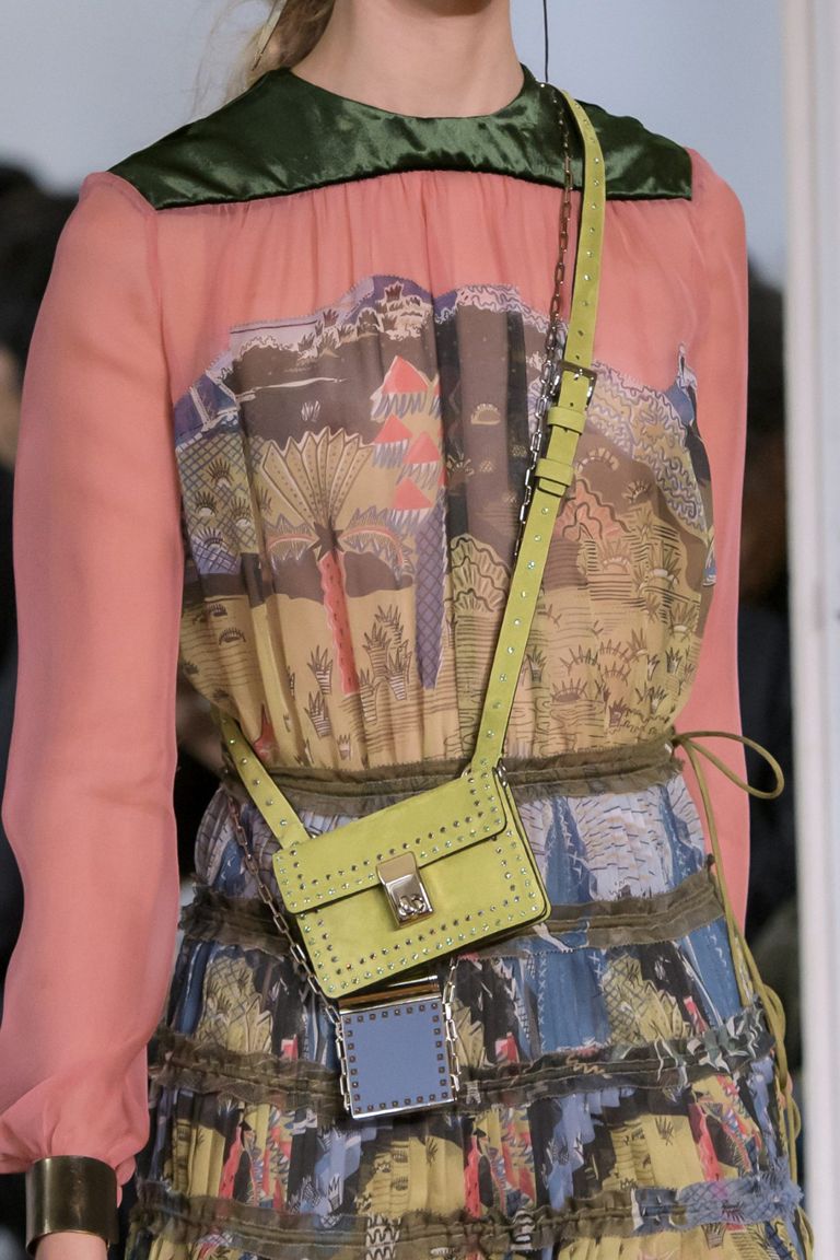 Spring 2017 Trend Report: From Supersize to Mini, the Hottest Bags to Carry Now