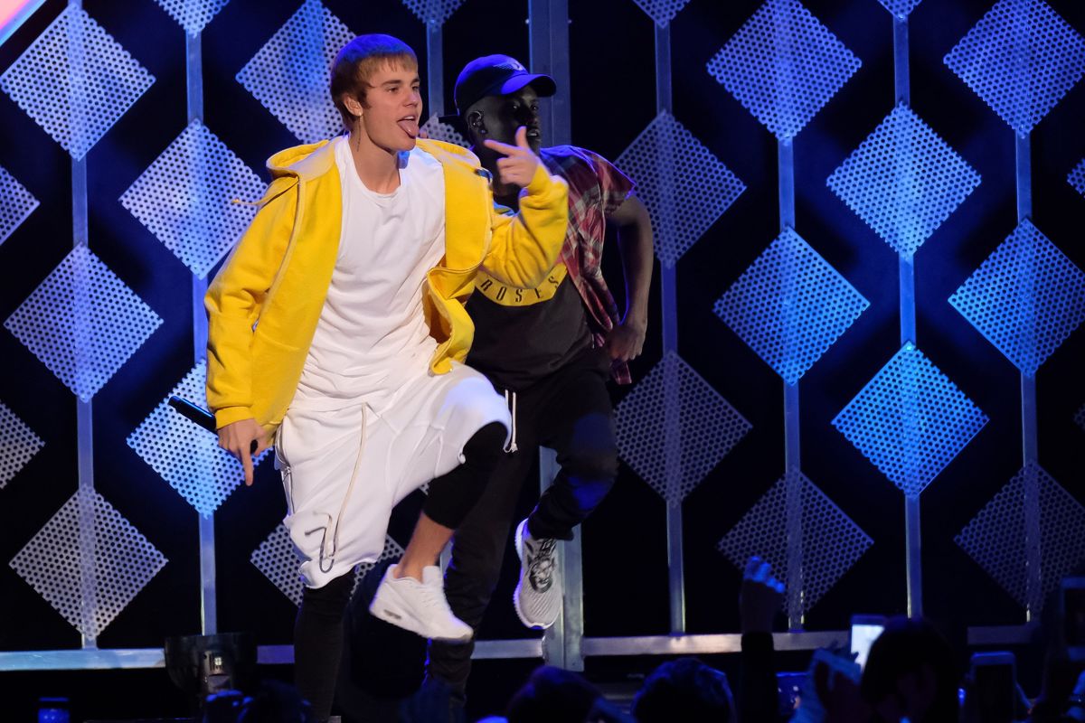 This Might Be the Most Embarrassing Stage Moment for the Biebs Yet