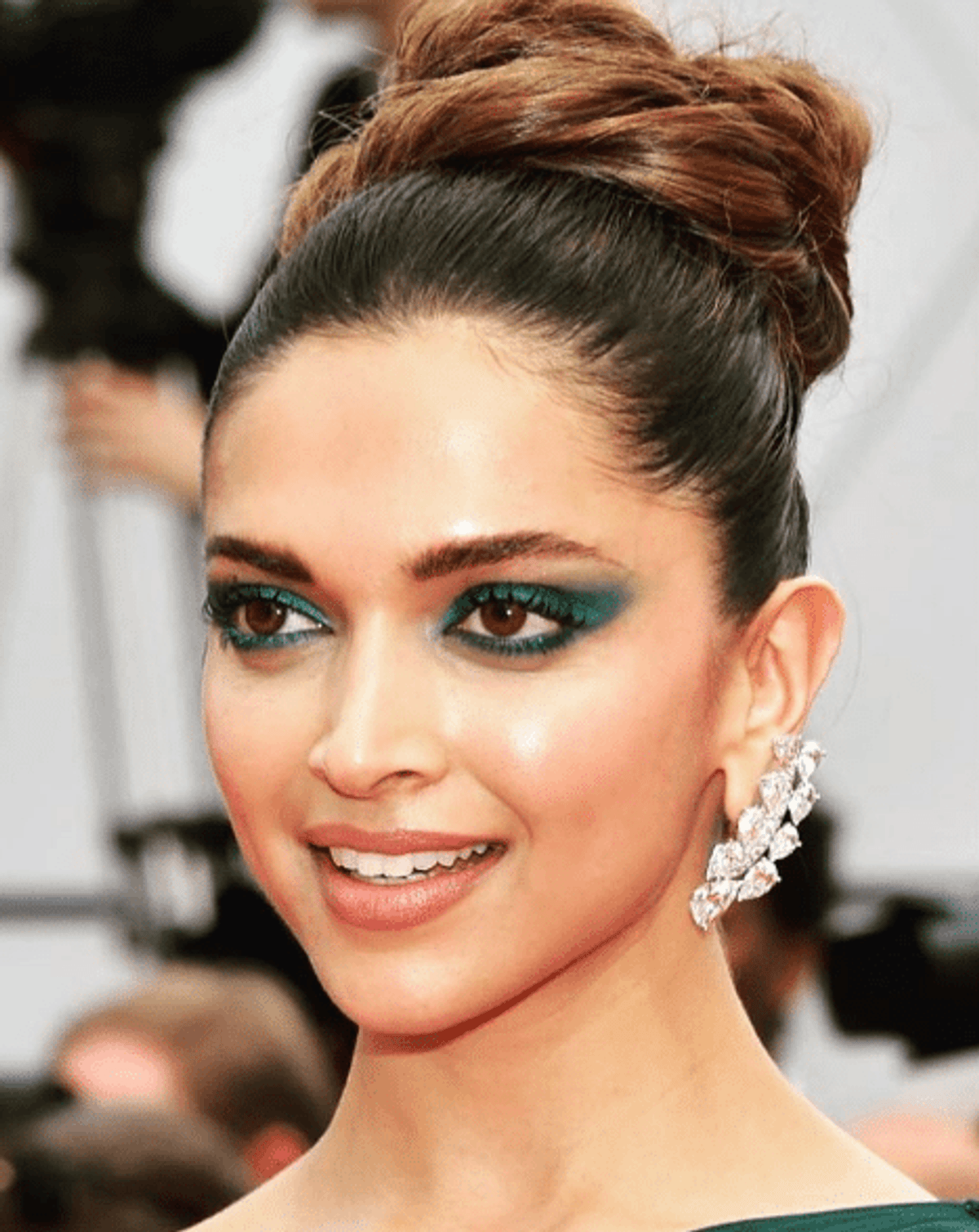 Cannes 2017 Beauty: Celebs Are Really Into Eye Makeup Right Now