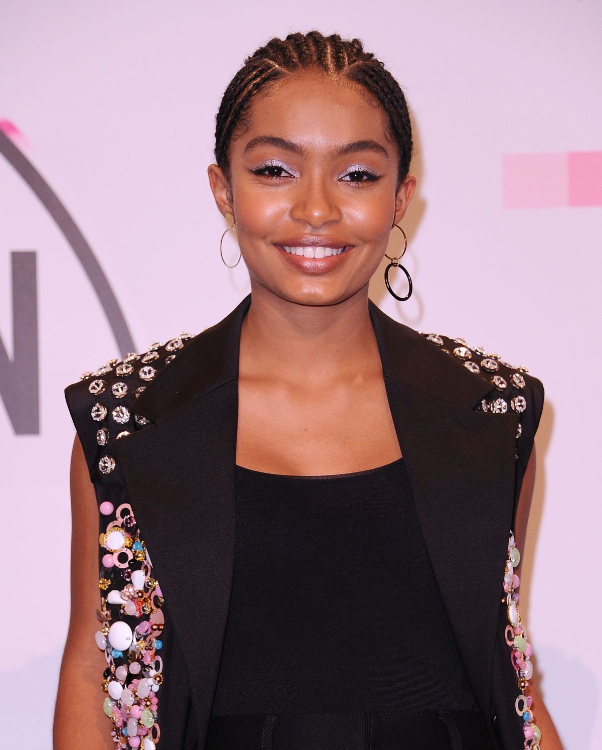 The Best Beauty Looks at the 2017 American Music Awards