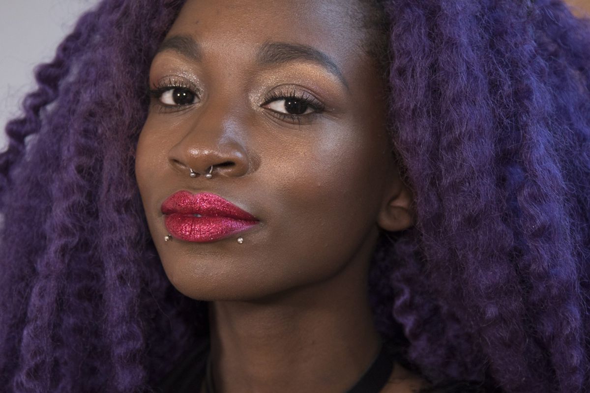How to Wear Glitter on Your Lips for New Year's Eve