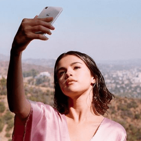 Selena Gomez's Complex Relationship With Instagram is Very Relatable
