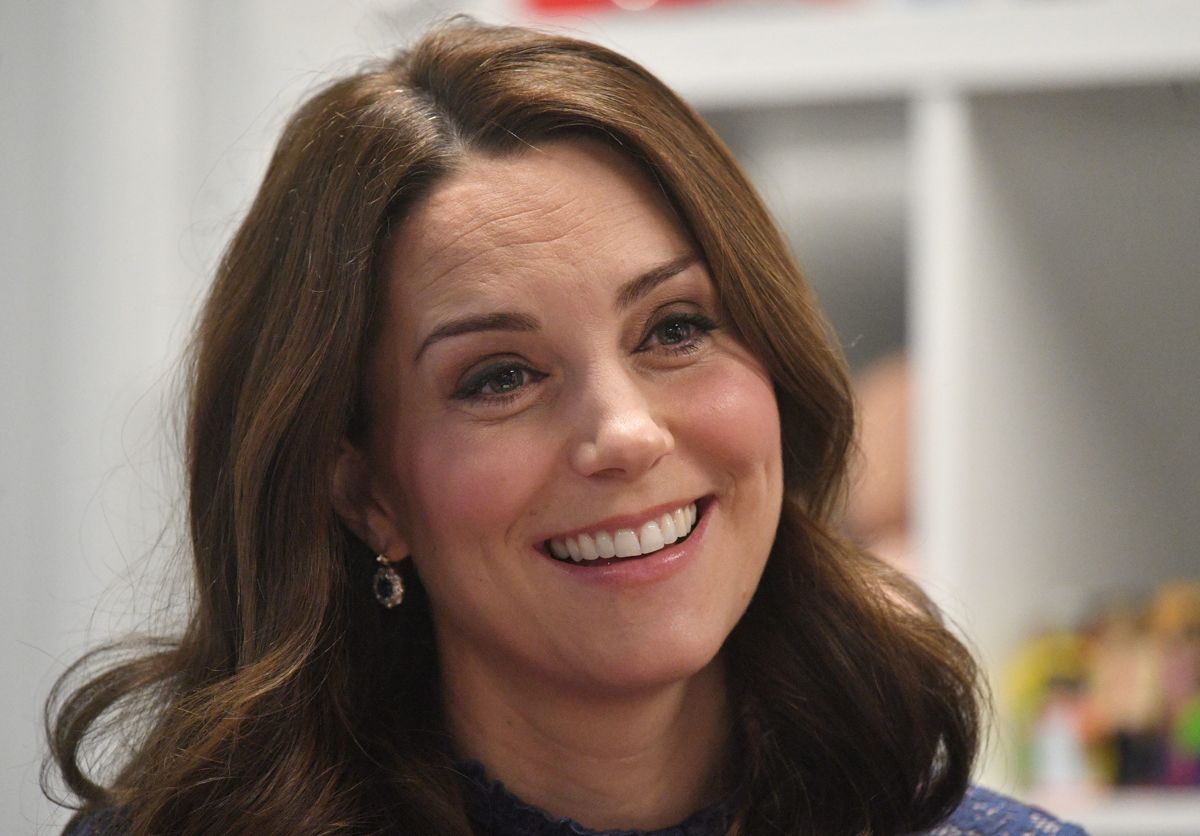 Kate Middleton's Fingers are the Most Controversial Thing on the Internet Right Now