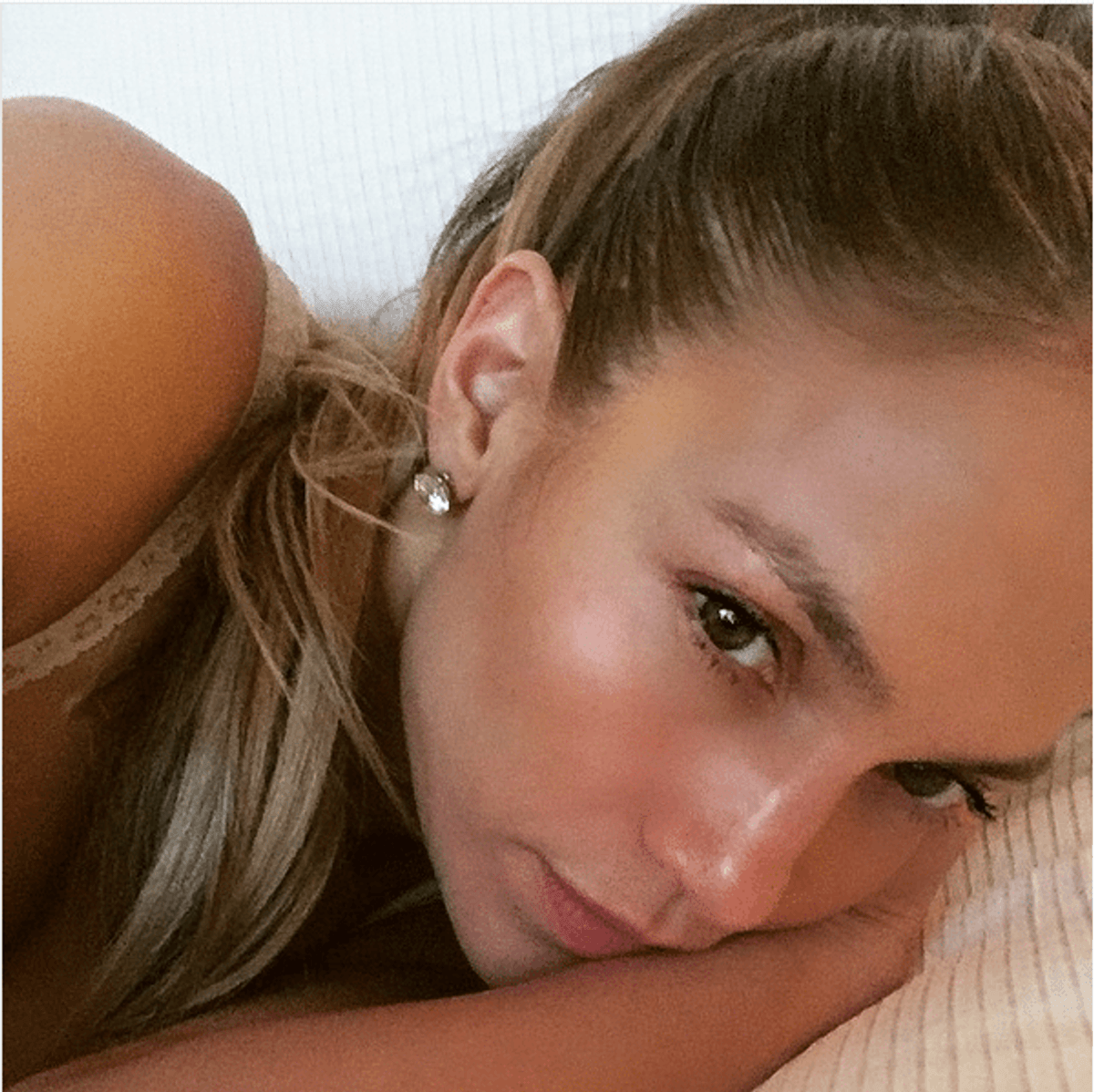 Beyoncé, J.Lo and Kim's Facialist Told Us How The Stars Get Their Glow