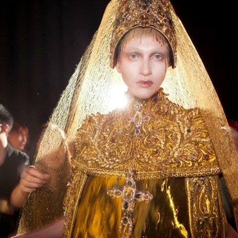 Meet the Designer Behind Rihanna's Meme-Generating Met Gala Cape