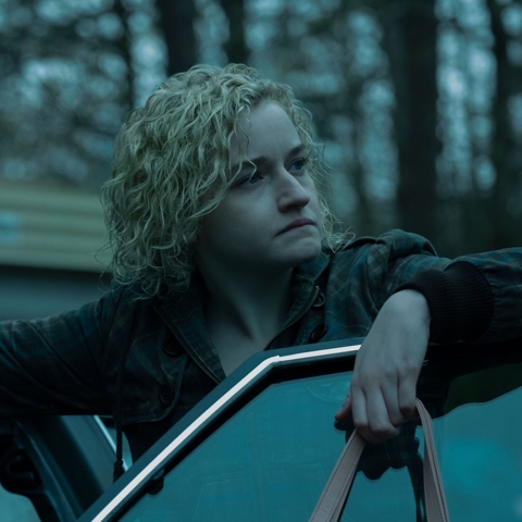 Julia Garner is Nothing Like Ozark' s Ruth Langmore