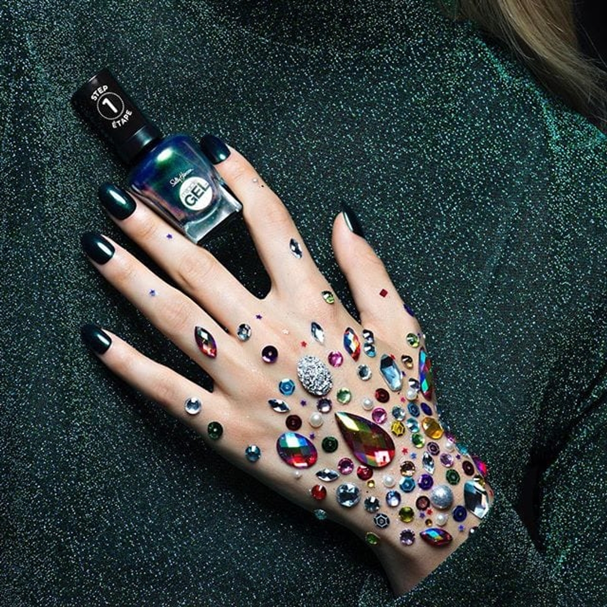 15 Holiday Nail Polishes That Aren't Red