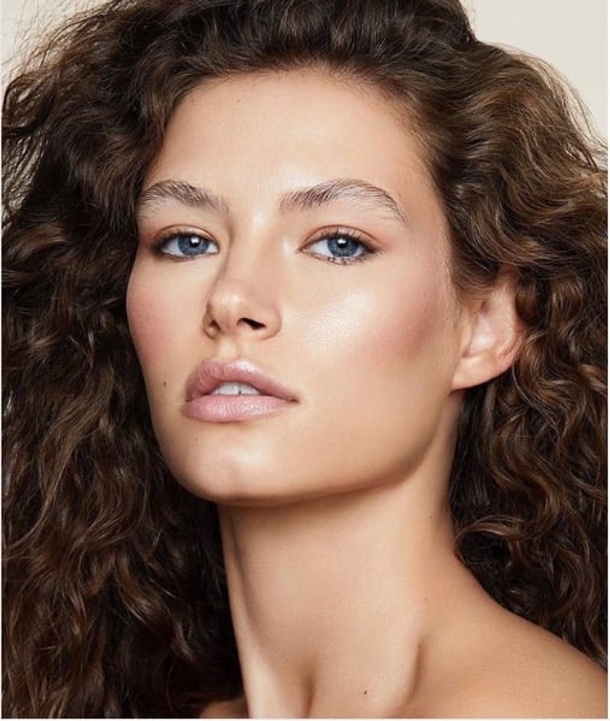 10 Natural-Looking Mascaras for Everyday Wear