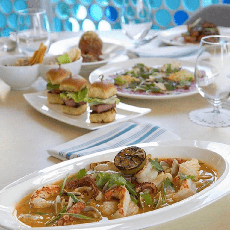 FASHION' s Guide to a Chic Getaway in Grand Cayman