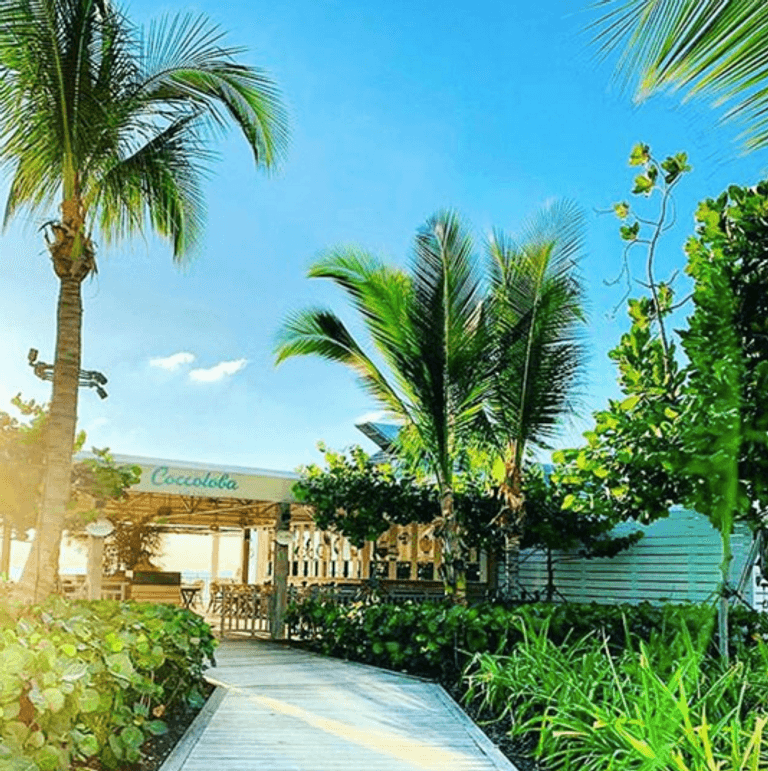 FASHION' s Guide to a Chic Getaway in Grand Cayman