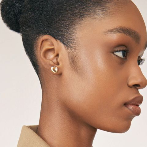 How to Rescue (Or Hide) Droopy Earlobes