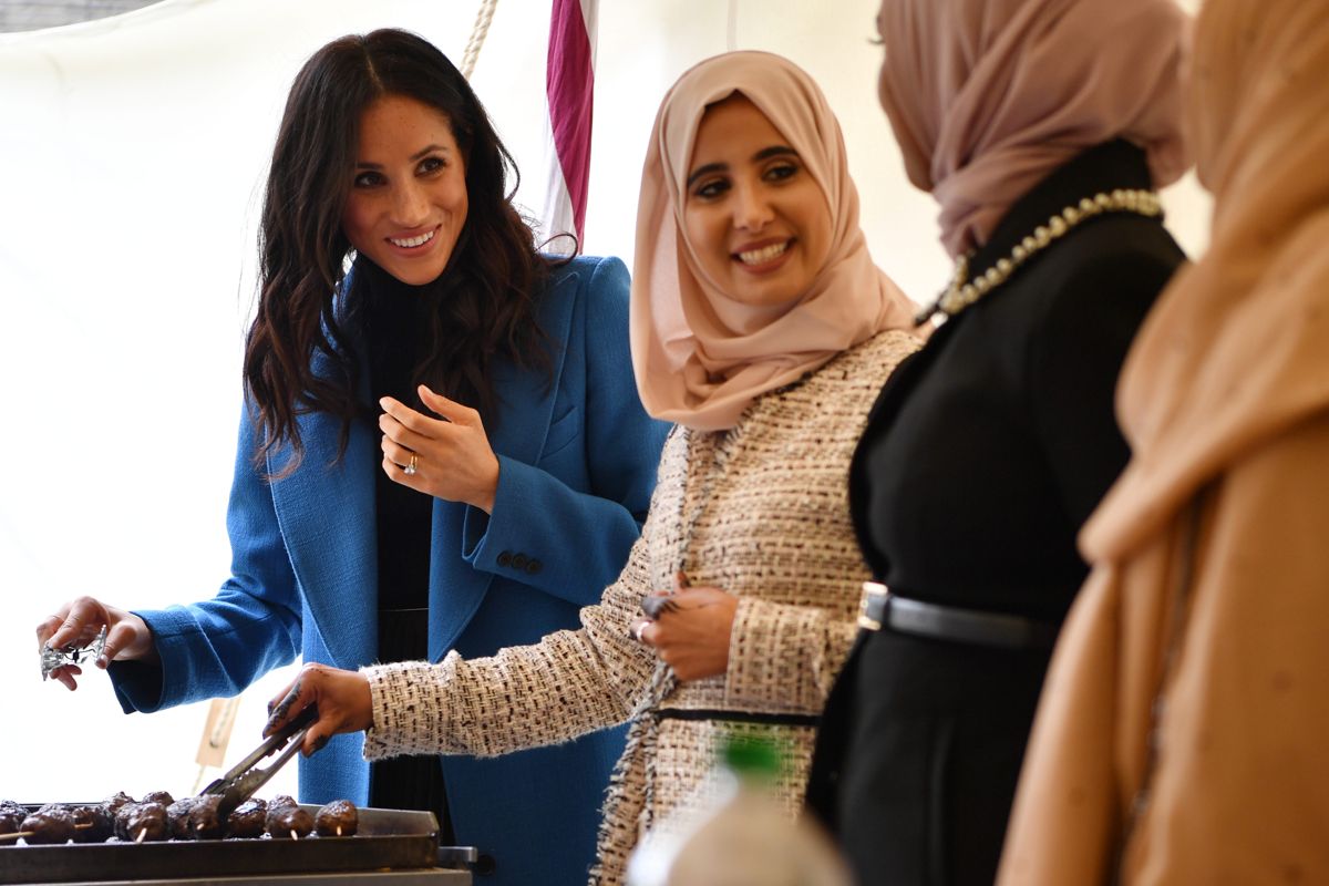 meghan markle white shirt
